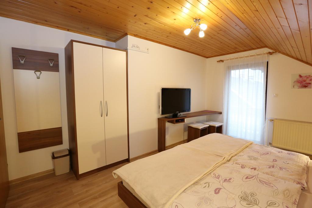 Accommodation Resman Бохин Стая снимка